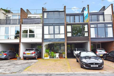 3 bedroom terraced house for sale, Harcourt Drive, Harrogate