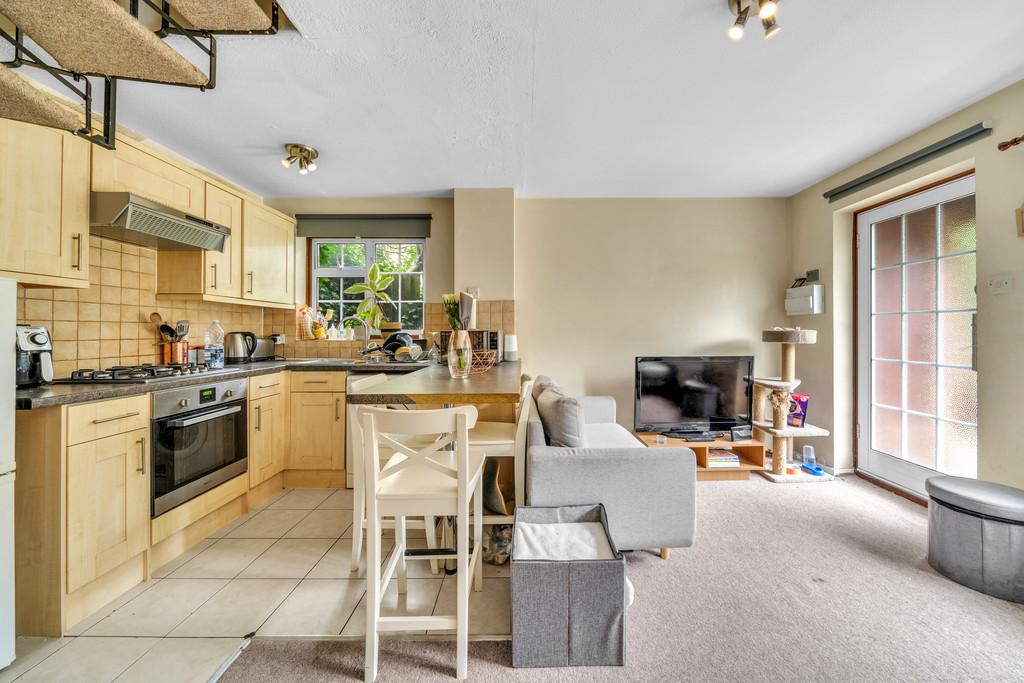 College Gardens, Tooting SW17 1 bed end of terrace house for sale £