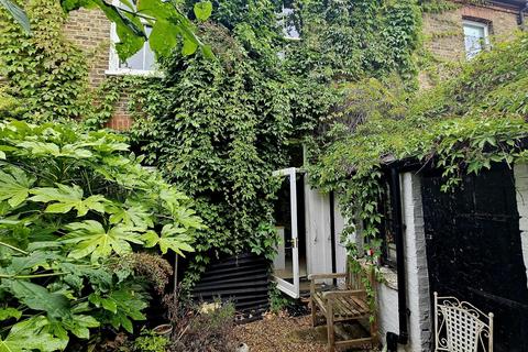 34 Constantine Road, London, NW3 2NG