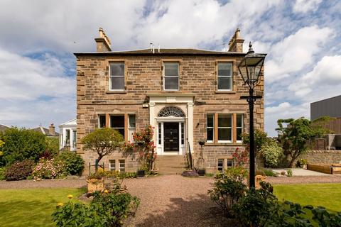 7 bedroom detached house to rent, Westgate, North Berwick, East Lothian