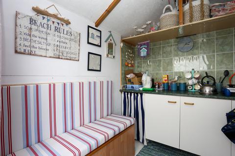 Chalet for sale, Beach hut 695, Felixstowe IP11