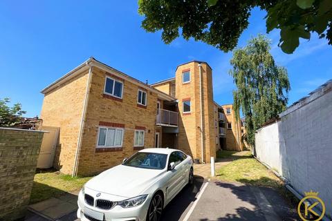 2 bedroom flat to rent, Kidson Court, Portsmouth