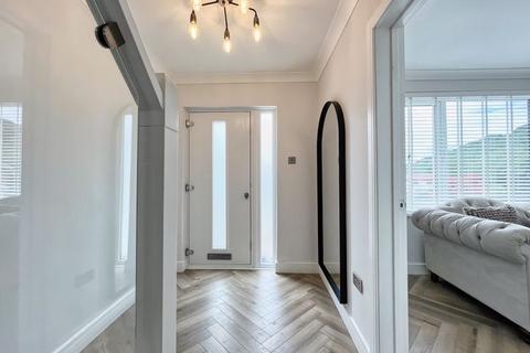 90 Bryncatwg, Neath, SA10 8BH