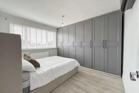 90 Bryncatwg, Neath, SA10 8BH