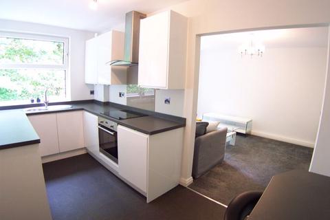 3 bedroom apartment for sale, Foxhill Court, Leeds