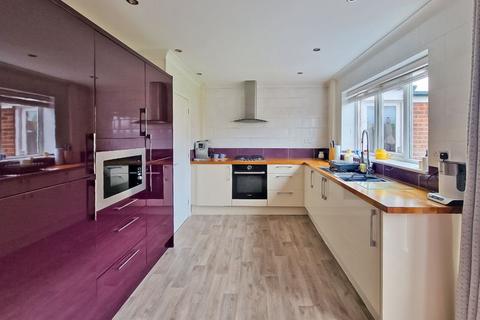 3 bedroom semi-detached house for sale, Breydon Grove, Willenhall