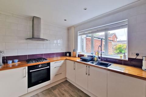 10 Breydon Grove, Willenhall, WV13 3HT