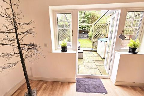 27 Canterbury Close, Erdington, Birmingham, B23 7QL