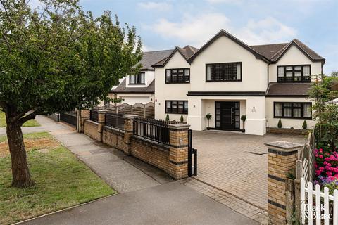 4 bedroom detached house for sale, Leesons Hill, Chislehurst, BR7