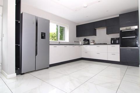 4 Brookfield Close, Walsall, WS9 8JU