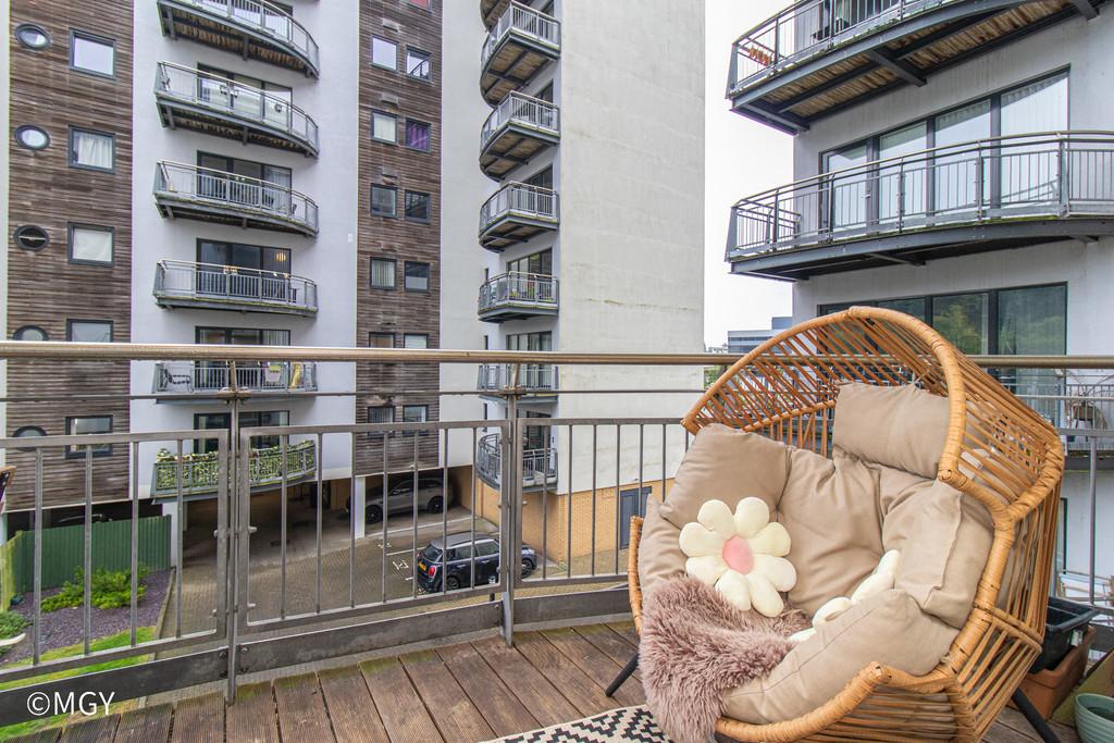 410 Catrine-12