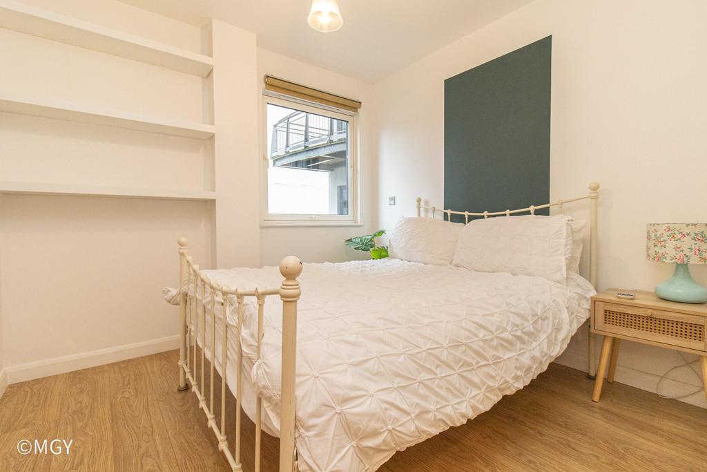 410 Catrine-22