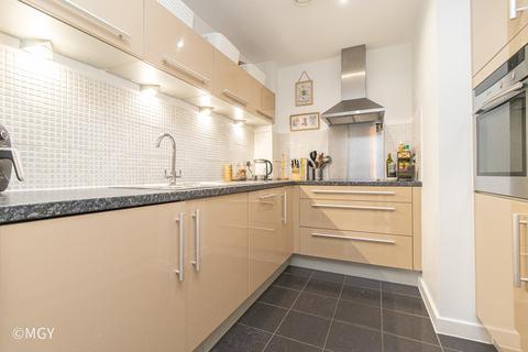 2 bedroom apartment to rent, Catrine, Victoria Wharf, Cardiff