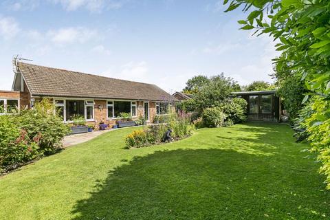 4 bedroom bungalow for sale, Richmond Close, Fetcham