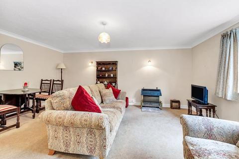 2 bedroom apartment for sale, Yew Tree Court, Bury St. Edmunds