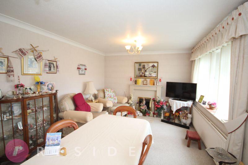 Lounge / Dining Room