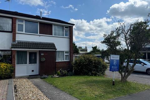 3 bedroom end of terrace house to rent, Northport Drive, Wareham