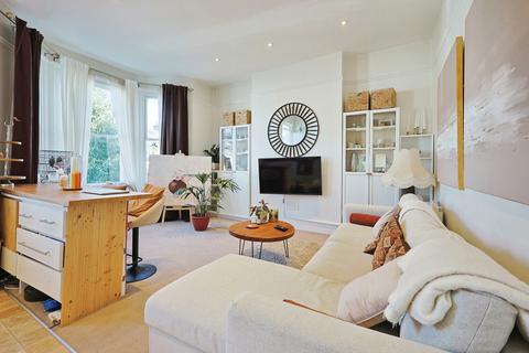 1 bedroom flat to rent, Percy Road, W12