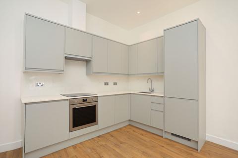 4 bedroom flat to rent, Rowhill Road, Hackney