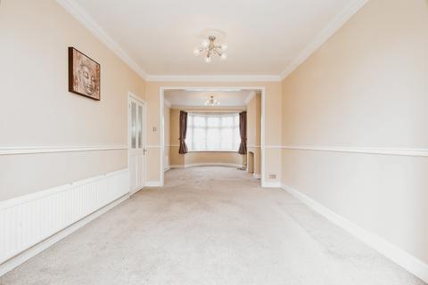 3 bedroom terraced house to rent, Lynn Road