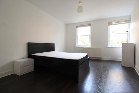 3 bedroom flat to rent, Old Nichol Street, London E2