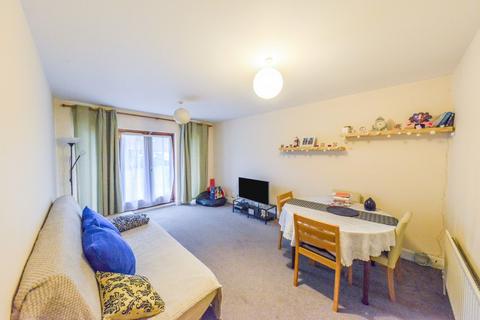 1 bedroom flat to rent, Ashtree Court, Granville Road, St Albans, AL1