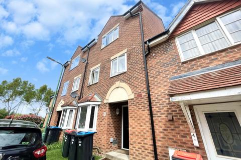 1 bedroom in a house share to rent, Watson Close, Grange Farm, Milton Keynes, MK8 0PF