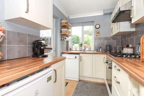 3 bedroom semi-detached house for sale, London road, Aston Clinton