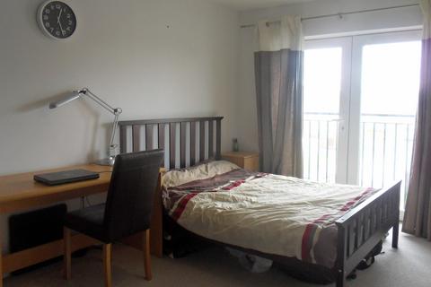 2 bedroom flat to rent, Meadow Way, Caversham