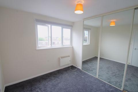 1 bedroom apartment to rent, Deane Avenue, Ruislip