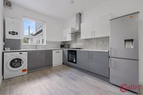 3 bedroom apartment for sale, Hornsey Park Road, N8