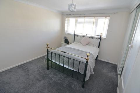 2 bedroom end of terrace house to rent, Bursdon Close, Sidcup DA15