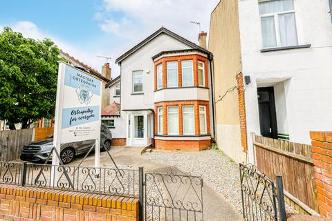 3 bedroom detached house for sale, London Road, Westcliff-on-Sea