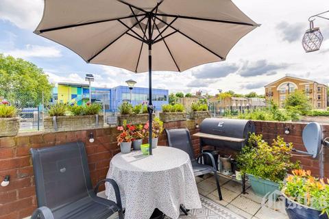 25 Halidon Close, London, E9 6EE