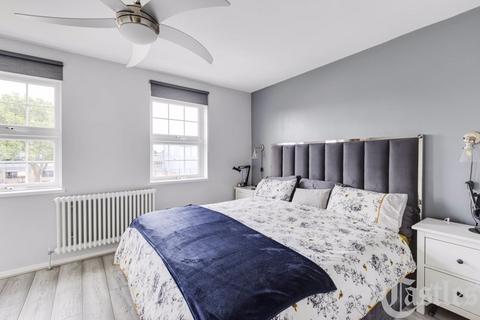 25 Halidon Close, London, E9 6EE