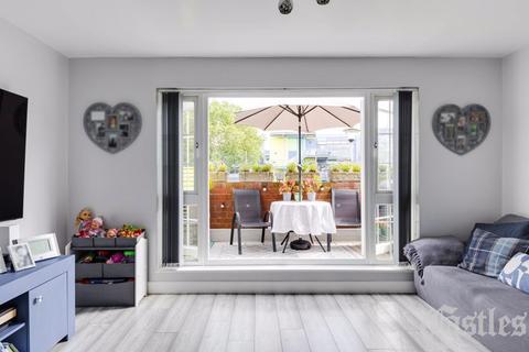 25 Halidon Close, London, E9 6EE