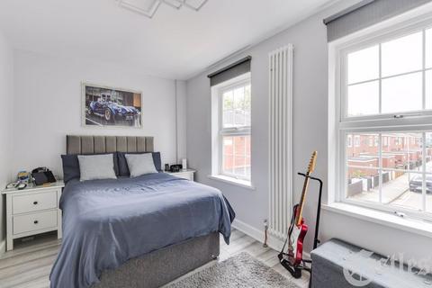 25 Halidon Close, London, E9 6EE