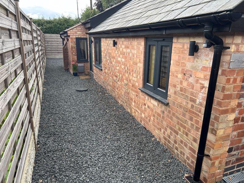 School Lane, Alvechurch 1 bed property to rent £795 pcm (£183 pw)