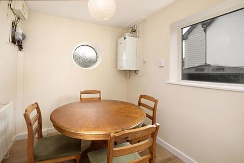 37 Pathfields, Totnes, TQ9 5TZ