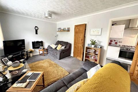 2 bedroom ground floor flat for sale, Erica Drive, Corfe Mullen, BH21