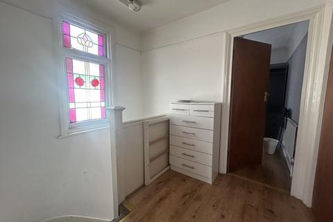 House share to rent, Berkshire Gardens, London N13
