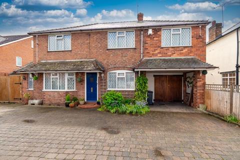 4 bedroom detached house for sale, Belbroughton Road, Blakedown DY10