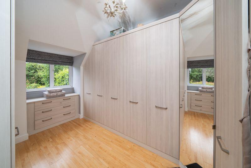 Bedroom 4/dressing