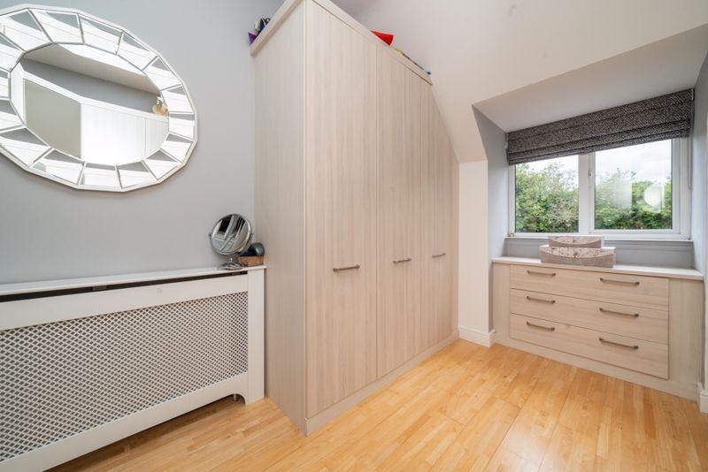 Bedroom 4/dressing