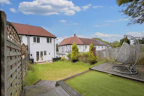 3 bedroom end of terrace house for sale, The Glade, Coulsdon CR5