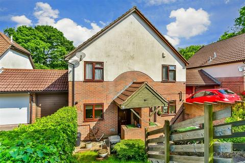 30 Alexandra Glen, Walderslade, Chatham, ME5 9EB