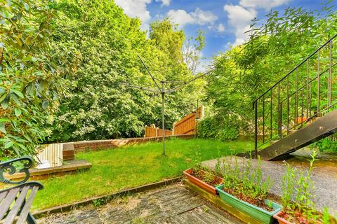 30 Alexandra Glen, Walderslade, Chatham, ME5 9EB