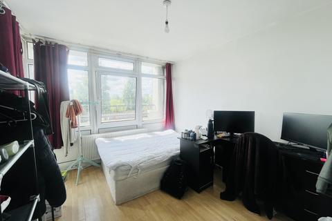 3 bedroom flat to rent, Otto Street, London SE17