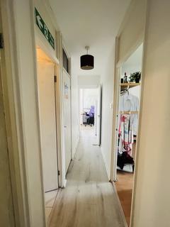 3 bedroom flat to rent, Otto Street, London SE17