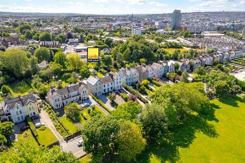 4 bedroom semi-detached house, Park Villas, Victoria Road, Blackrock, Cork